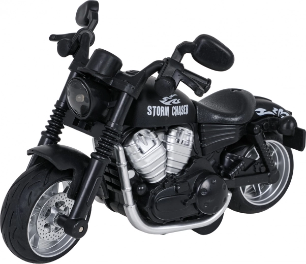 Metalowe wykonanie i gumowe opony