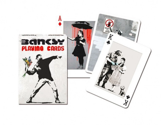 Karty do gry z motywami Banksy'ego od Piatnik