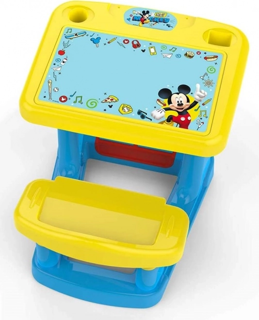 Moje pierwsza szkolna ławka z Mickey