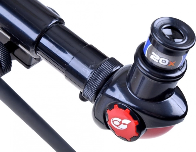 Trzy wymienne powiększenia 20×/30×/40×