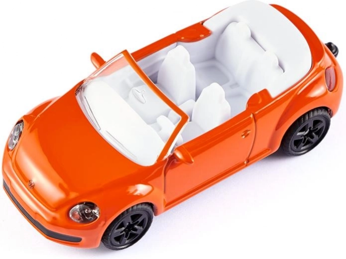 Stylowy kabriolet i motocykl terenowy