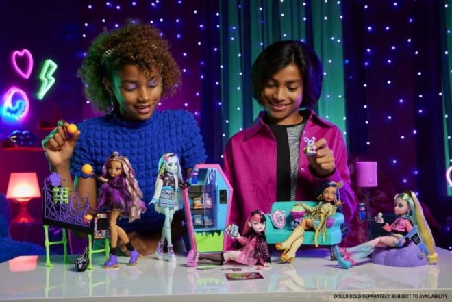 Zestaw uczniowskiego mebli do salonu Monster High