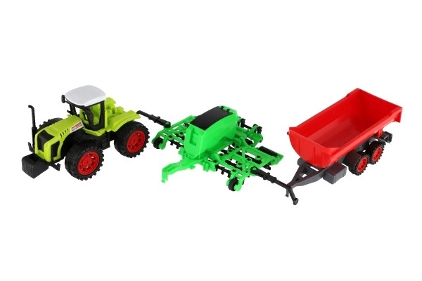 Traktor z przyczepą i bramami