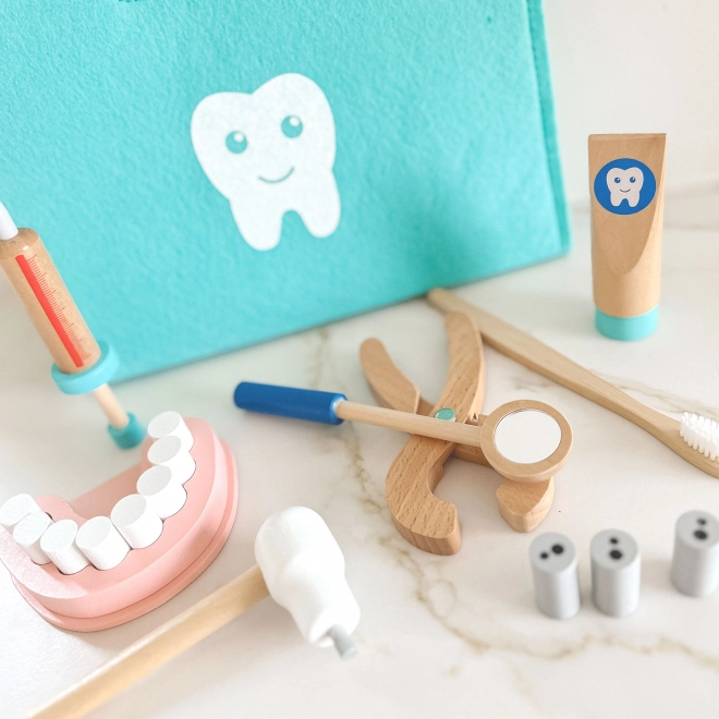 Zestaw małego dentysty w kufrze od TOOKY TOY