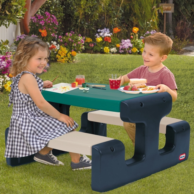 Dziecięcy stolik piknikowy niebiesko-zielony do ogrodu Little Tikes