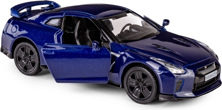 Otwierane drzwi i detaliczne wnętrze