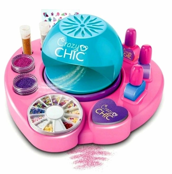 Mini salon manicure z bogatym wyposażeniem