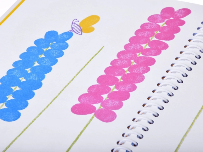 Wytrzymałe strony i spiralna oprawa