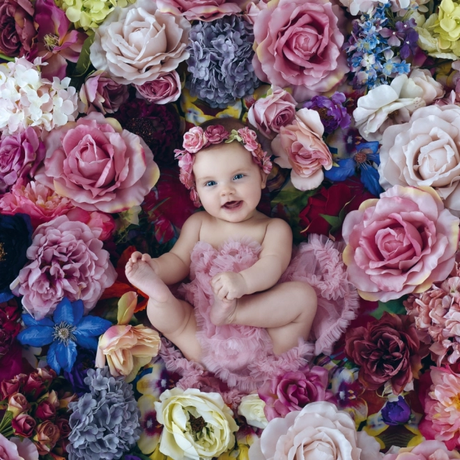 Kalendarz notatkowy Babies – Věra Zlevorová 2025, 30 × 30 cm