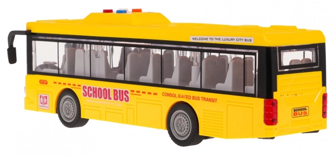 Żółty autobus z funkcjami świetlnymi i dźwiękowymi