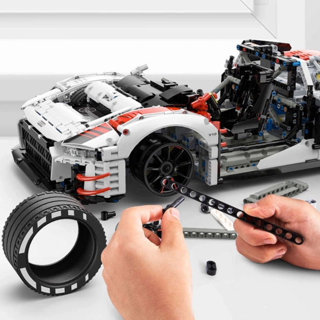 Zestaw RC Auto Audi R8 1:8 od Rastar z 3322 Częściami