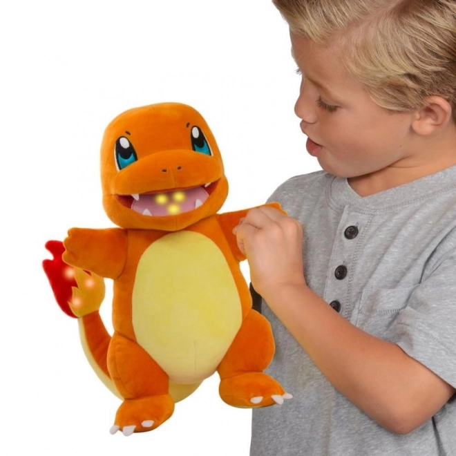 Charmander - miotający płomienie - interaktywna pluszowa zabawka