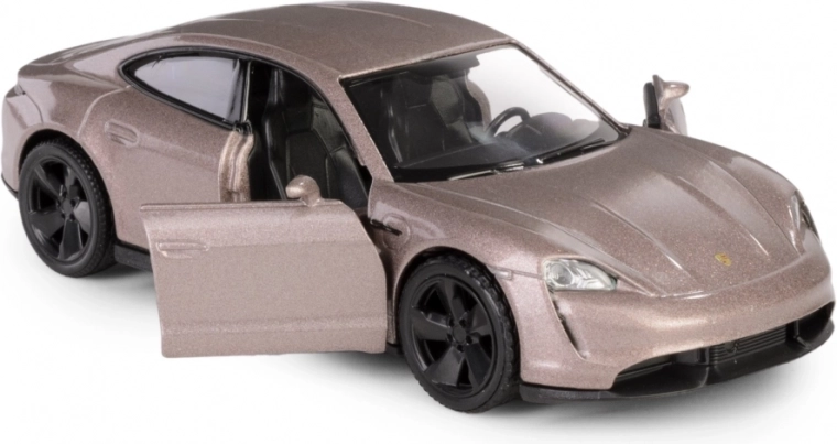 Otwierane drzwi i detaliczne wnętrze