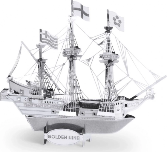 Realistyczna miniatura statku Golden Hind
