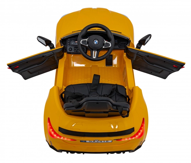 BMW M4 Pojazd Biały – Żółte