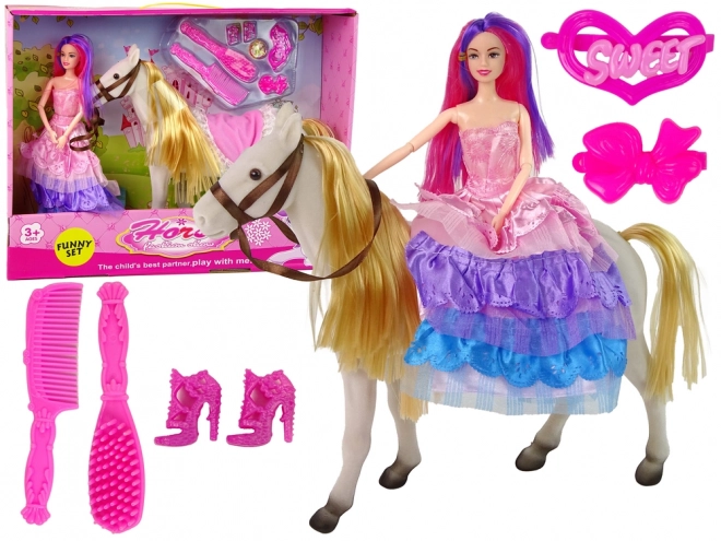 Marionetka księżniczka z białym koniem