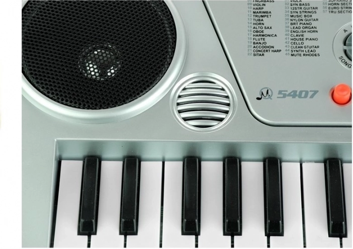 Czytelny LCD i mocny dźwięk stereo