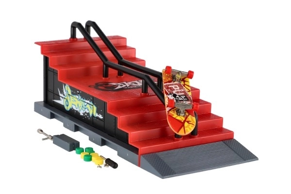 Skatepark - deskorolka palcowa śrubowa z rampą plastikowa 8cm z dodatkami mix rodzajów w pudełku 28x18cm