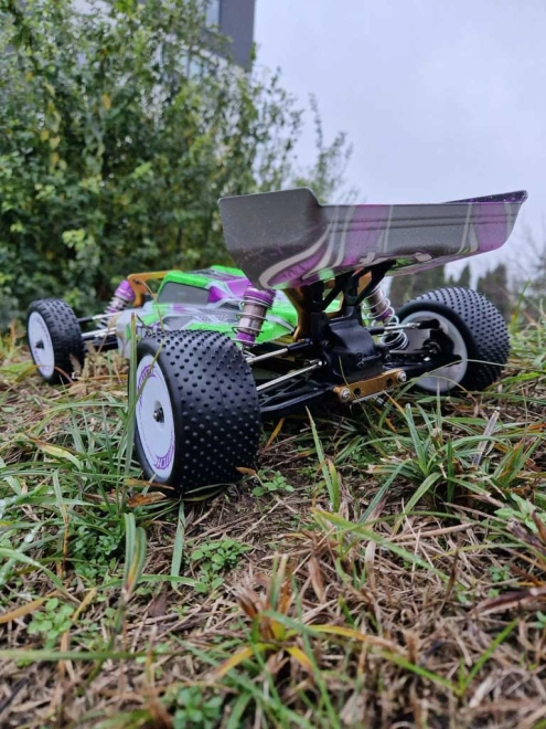 Napęd 4x4 i terenowe opony