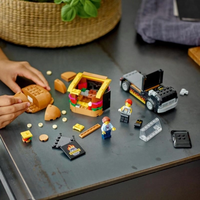 LEGO8 City 60404 Ciężarówka z hamburgerami