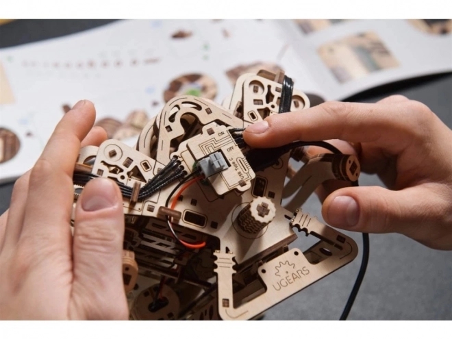 Ugears 3D drewniane puzzle silnik V8