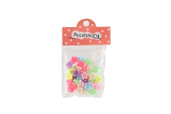 Plastikowe koraliki kwiatki ze sznurkiem 2 rodzaje w woreczku 6,5x11x1cm