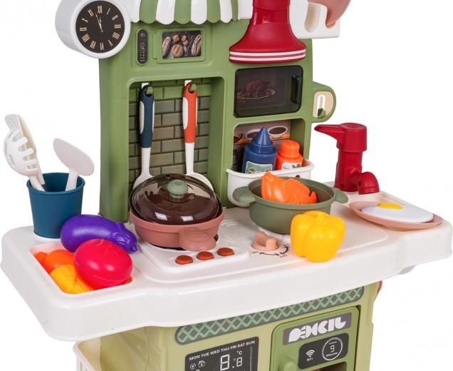 Funkcjonalny kran z płynącą wodą