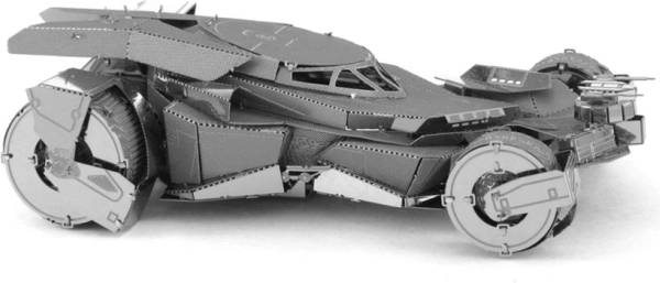 Metalowy model Batmobilu z filmu Batman vs. Superman - puzzle 3D