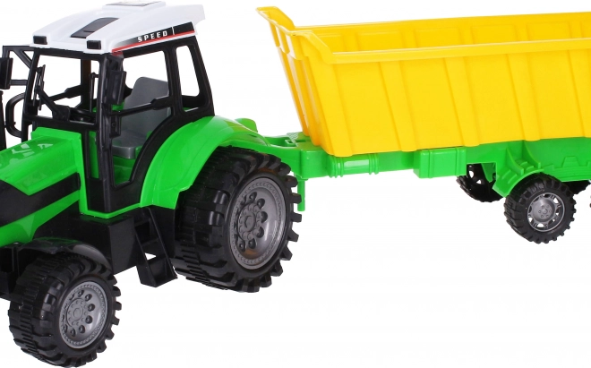 Duży traktor z przyczepą
