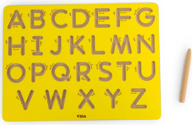 Drewniana tablica grafomotoryczna VIGA – wielkie litery