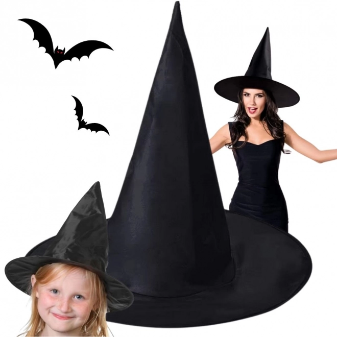 Czarny kapelusz czarownicy na Halloween