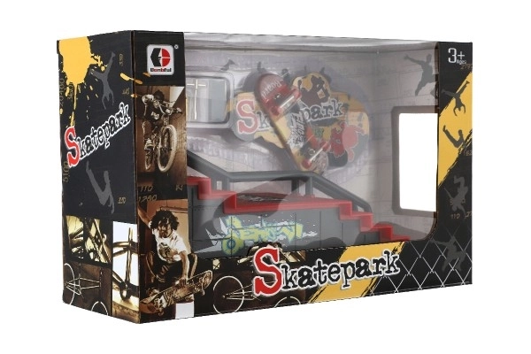 Skatepark - deskorolka palcowa śrubowa z rampą plastikowa 8cm z dodatkami mix rodzajów w pudełku 28x18cm