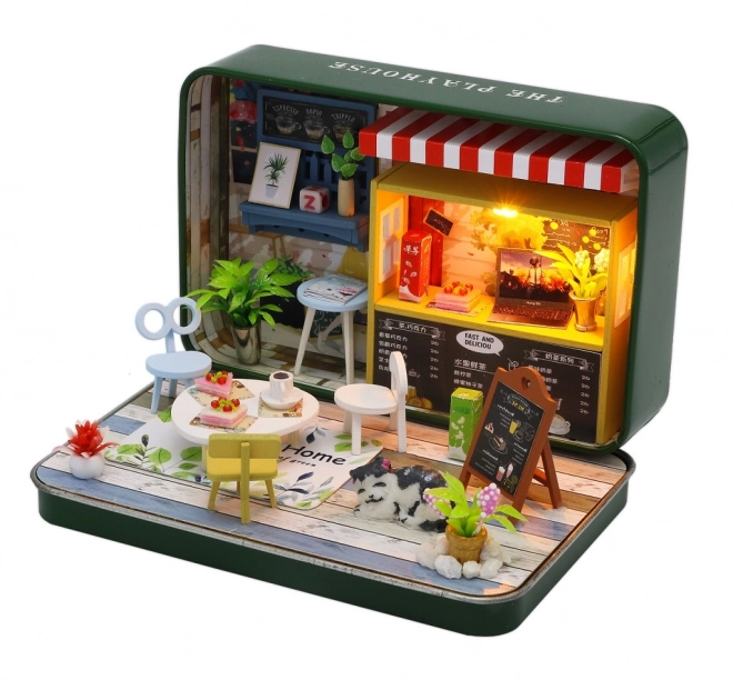Dziewięć miniaturowych domków Letnie kino