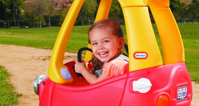 Jeździk Cozy Coupe z nowymi oczami