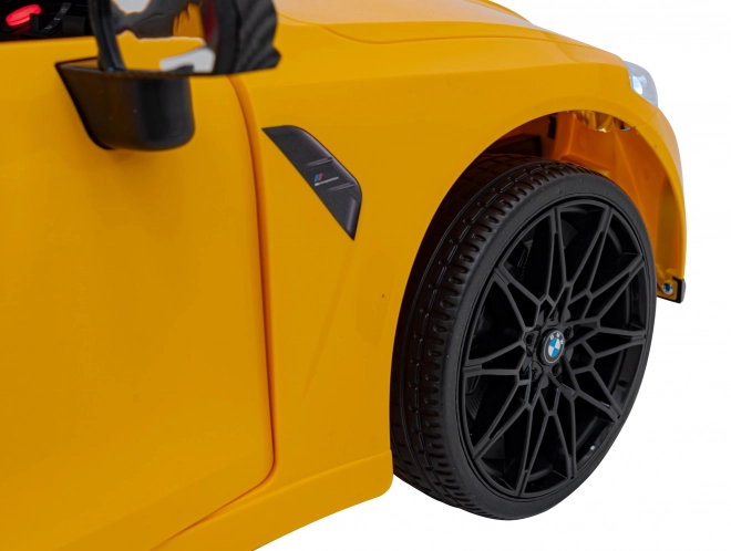 BMW M4 Pojazd Biały – Żółte