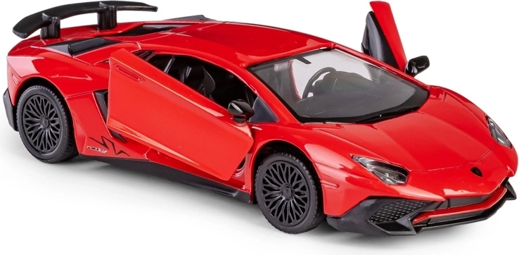 Otwierane drzwi i dopracowane wnętrze