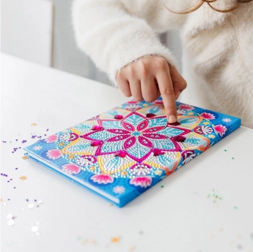 Lśniąca mandala na twardej okładce