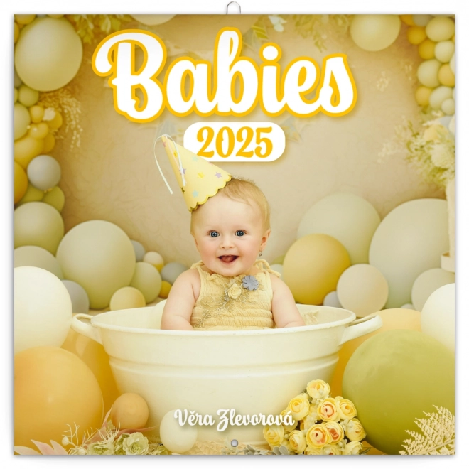 Kalendarz notatkowy Babies – Věra Zlevorová 2025, 30 × 30 cm