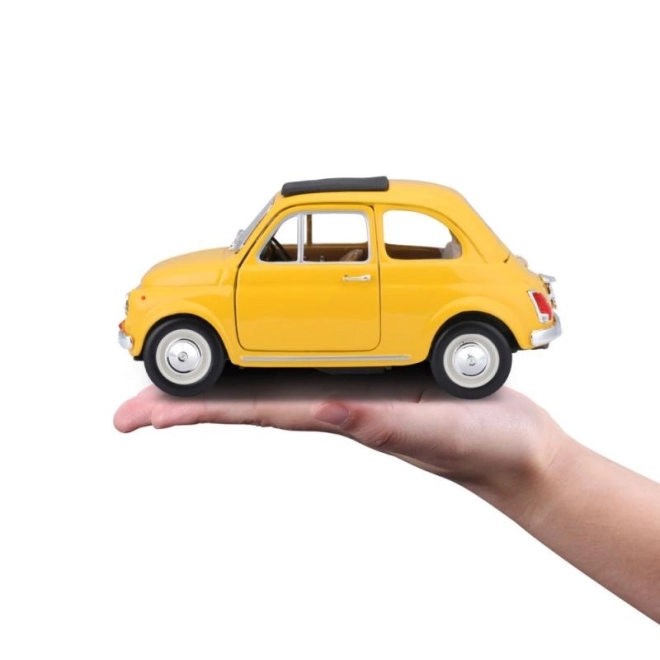 Model Bburago samochodu Fiat 500 F 1965 żółty 1:24
