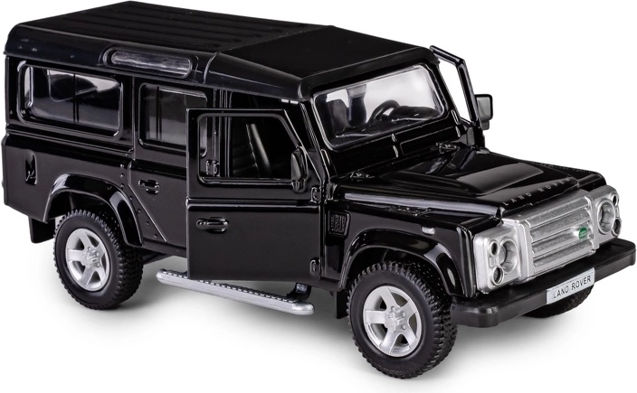 Otwierane drzwi i detaliczne wnętrze