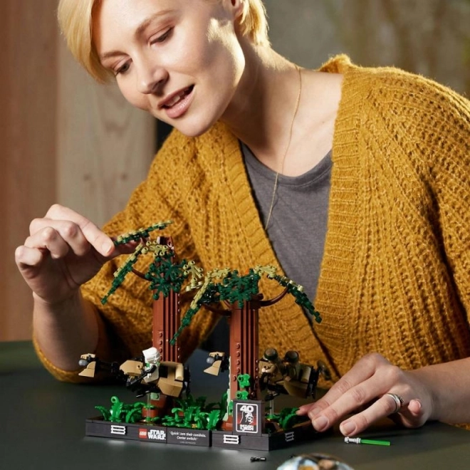 LEGO® Star Wars™ 75353 Pościg na ścigaczach na planecie Endor™ – diorama