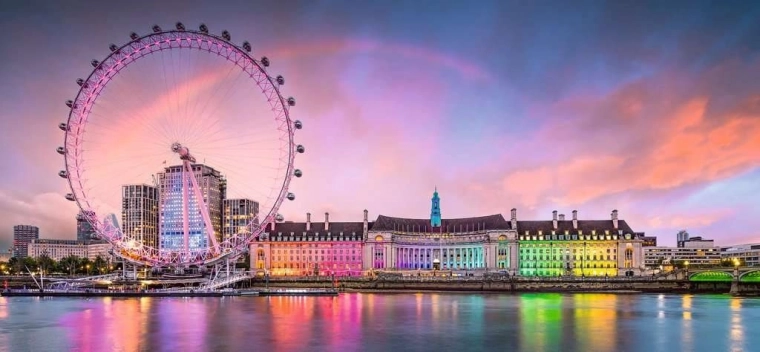 Imponująca panorama Londynu w żywych kolorach