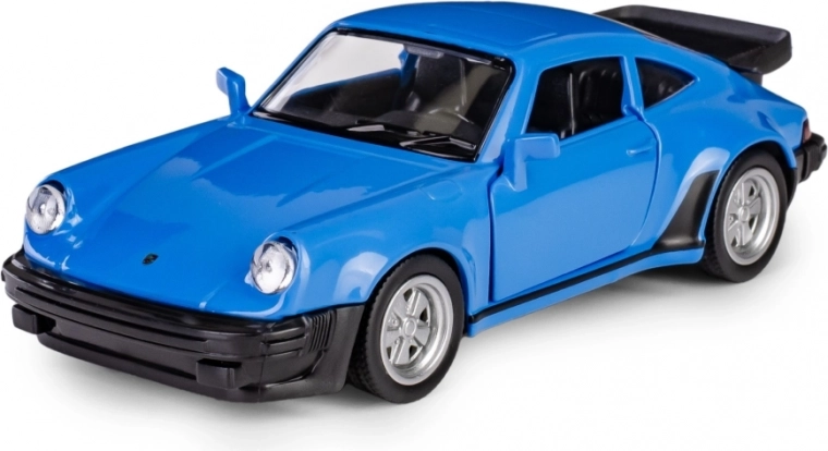 Otwierane drzwi i dopracowane wnętrze