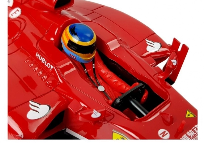 Wyścigowy samochód Formuły 1 Ferrari F138 czerwony 1:12