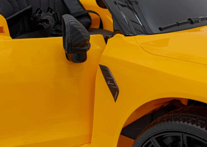 BMW M4 Pojazd Biały – Żółte