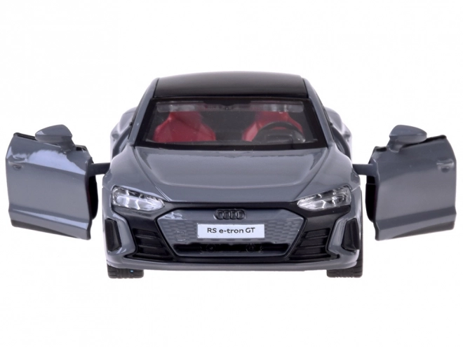 Metalowy model Audi RS e-tron GT Coupé z napędem elektrycznym