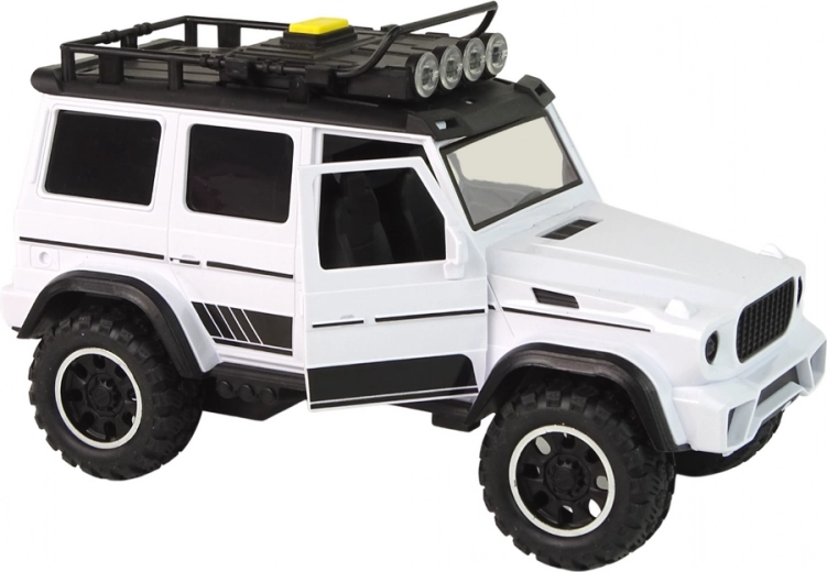 Otwierane drzwi i szczegółowa kabina