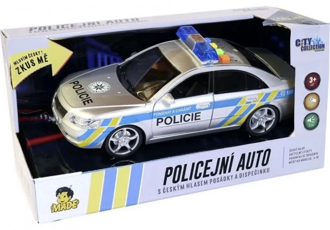 Policyjny samochód z czeskim głosem