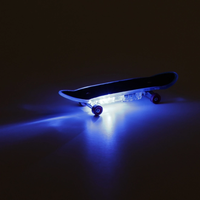 Skręcany skateboard ze światłem