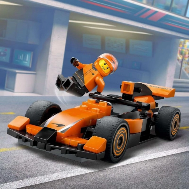 LEGO® City 60442 Kierowca F1 z samochodem wyścigowym McLaren